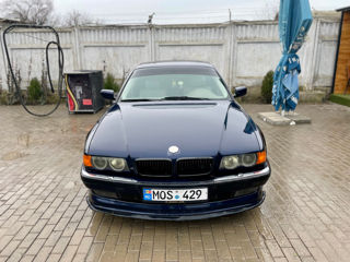 BMW 7 Series foto 2