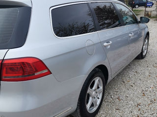 Volkswagen Passat foto 2