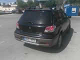 Mitsubishi Outlander foto 2