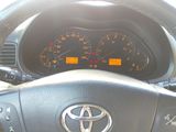 Toyota Avensis foto 9