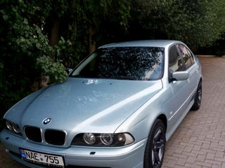 BMW 5 Series foto 2