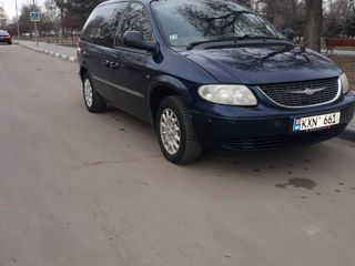 Chrysler Voyager foto 2