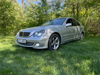 Mercedes C-Class foto 5