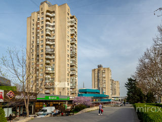 Apartament cu 2 camere, 52 m², Botanica, Chișinău foto 11