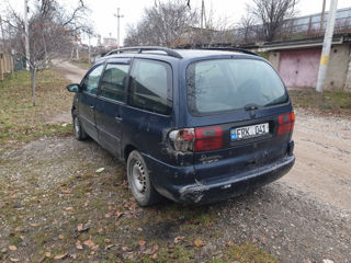 Volkswagen Sharan foto 2