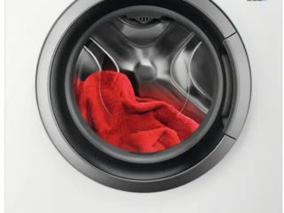 Mașină de spălat rufe eficientă AEG 7Kg foto 2