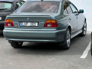 BMW 5 Series foto 1