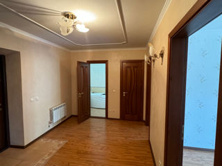 Apartament cu 2 camere, 75 m², Centru, Chișinău foto 5