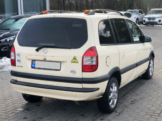 Opel Zafira foto 3