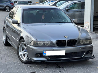 BMW 5 Series foto 1