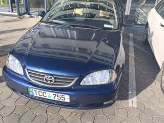 Toyota Avensis foto 9