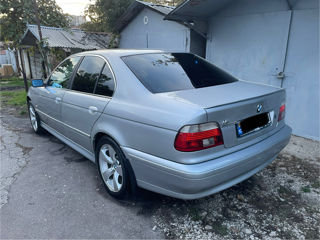 BMW 5 Series foto 3