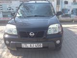 Nissan X-Trail foto 1