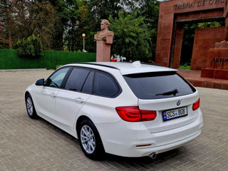 BMW 3 Series Touring foto 4