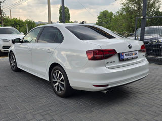 Volkswagen Jetta foto 6