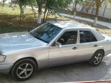 Mercedes Benz Series (W124) foto 2