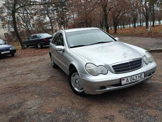 Mercedes C-Class foto 3