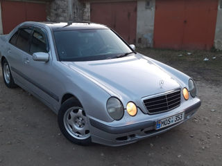 Mercedes E-Class foto 3