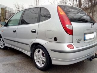 Nissan Almera Tino foto 4