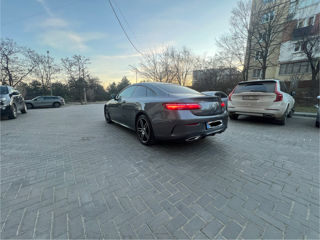 Mercedes E-Class Coupe foto 2