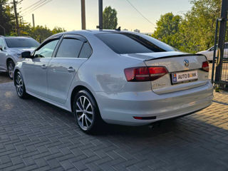 Volkswagen Jetta foto 5