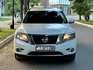 Nissan Pathfinder foto 2