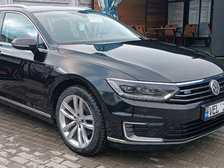 Volkswagen Passat foto 3