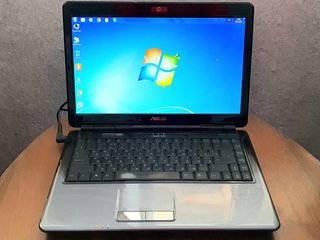 Leptop  ASUS  Windows 7 Maxim