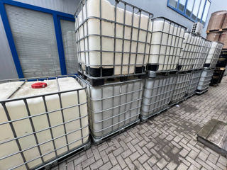 Vândem containere din plastic volum 1000 L (IBC)