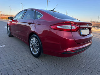 Ford Fusion foto 5