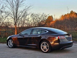 Tesla Model S foto 6