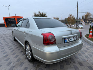 Toyota Avensis foto 3