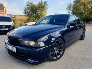 BMW 5 Series foto 1