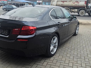 BMW 5 Series foto 6