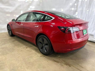 Tesla Model 3 foto 4