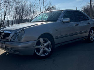 Mercedes E-Class foto 3