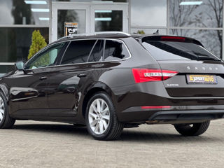 Skoda Superb foto 4