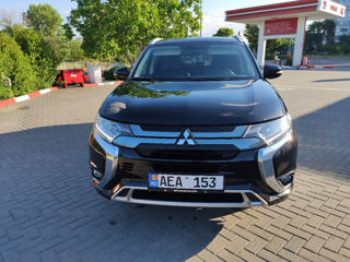 Mitsubishi Outlander foto 3