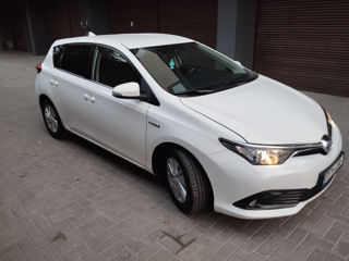 Toyota Auris foto 1