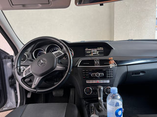 Mercedes C-Class foto 7