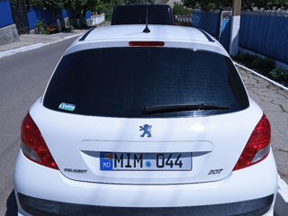 Peugeot 207 foto 2