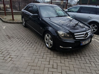 Mercedes C-Class foto 2