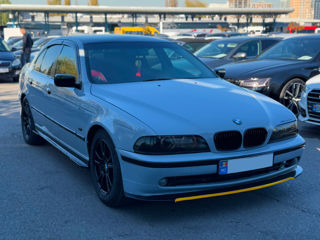 BMW 5 Series foto 3