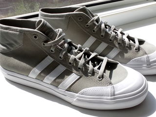 Кроссовки Adidas originals, оригинальные! foto 3
