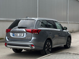 Mitsubishi Outlander foto 3