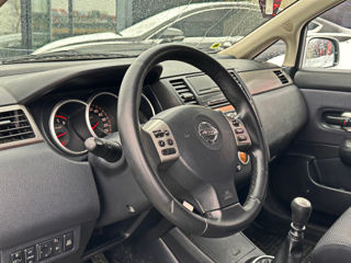 Nissan Tiida foto 9