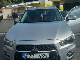 Mitsubishi Outlander foto 1