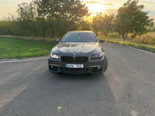 BMW 5 Series foto 8