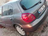 Nissan Almera foto 7