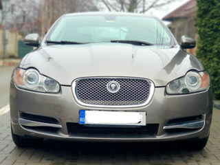 Jaguar XF foto 2